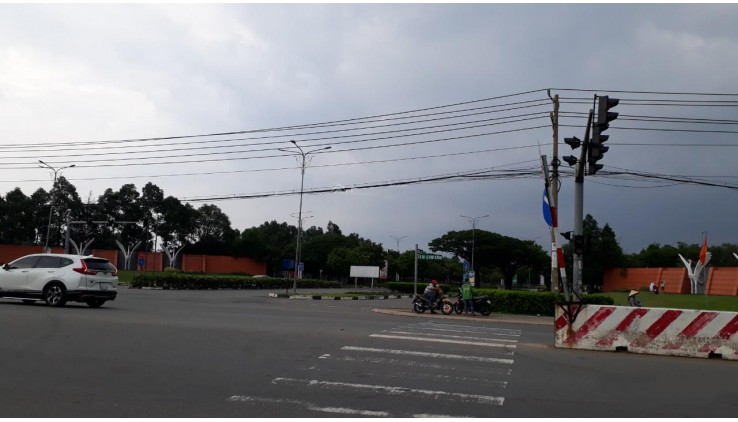 CHO THUÊ NHÀ TRUNG TÂM MẶT TIỀN ĐƯỜNG NGÔ QUYỀN, PHƯỜNG 6, QUẬN 10