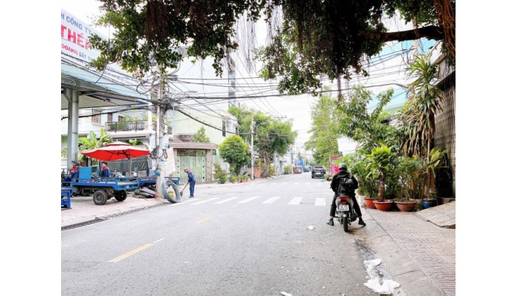 MTKD Nguyễn Văn Huyên, P. Tân Thành DT 4x24m. Trung tâm q. Tân Phú