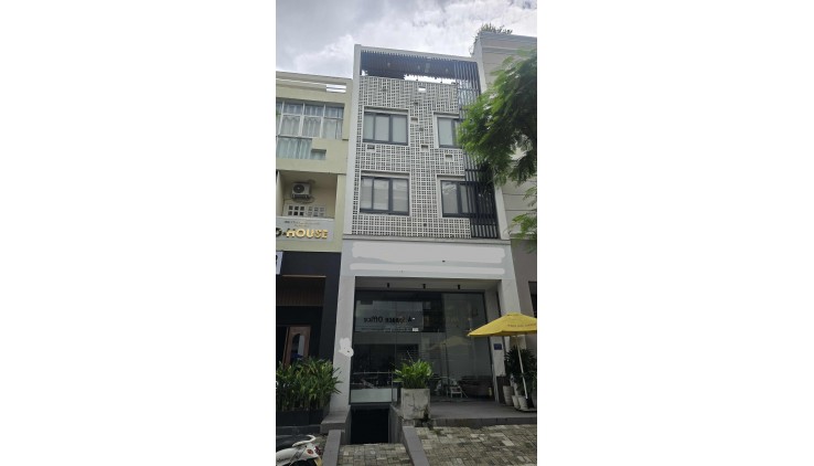 KHU KINH DOANH SẦM UẤT NHẤT ĐÔ THỊ PHÚ MỸ HƯNG – CÓ SẴN 11 PHÒNG CĂN HỘ DỊCH VỤ CAO CẤP. GIÁ CHỈ 32.4TỶ