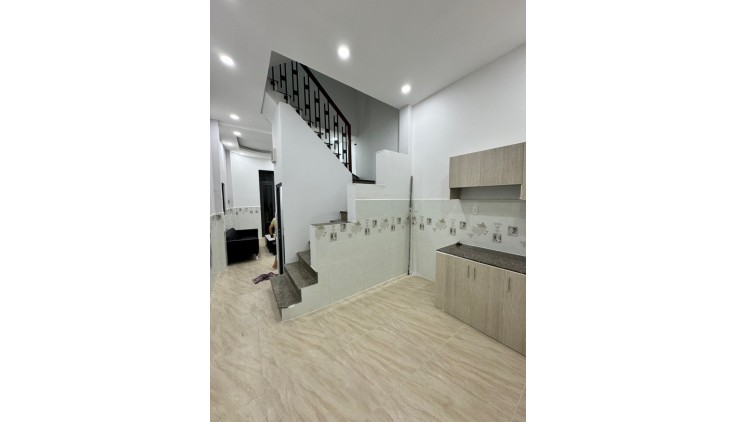[Quận 10] CMT8 - DT 44M2 - HẺM NHỰA 6M XE HƠI QUAY ĐẦU - NHÀ MỚI - CĂN GÓC - 3 TẦNG MỚI - 4PN - KINH DOANH - THẲNG 1 TRỤC TỚI NHÀ