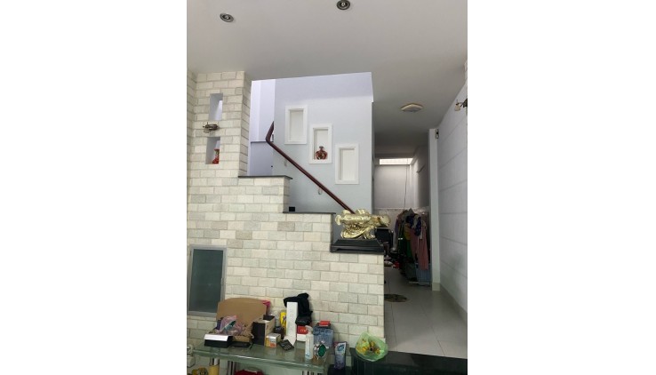 HẺM XE HƠI, DƯƠNG BÁ TRẠC, PHƯỜNG 1, QUẬN 8, DT 68 M2 4X17 CHỈ NHỈNH 6.8 TỶ