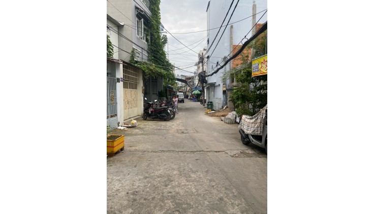 HẺM XE HƠI, DƯƠNG BÁ TRẠC, PHƯỜNG 1, QUẬN 8, DT 68 M2 4X17 CHỈ NHỈNH 6.8 TỶ