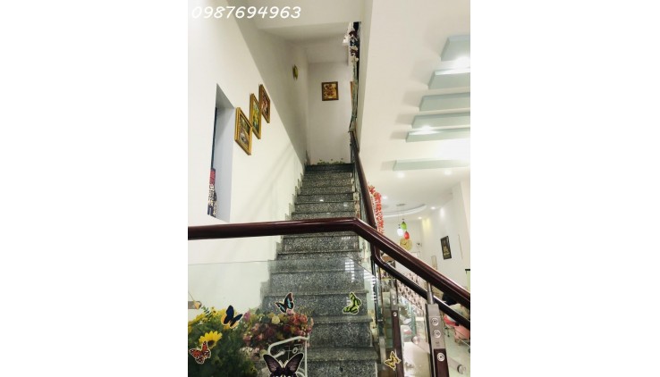 QUẬN 8, DƯƠNG BÁ TRẠC - NHÀ MỚI Ở NGAY - 3 TẦNG 3PN XE HƠI NGỦ TRONG NHÀ - 3.8x20M SỔ A4
