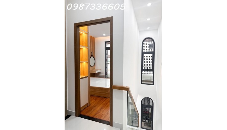 CĂN DUY NH.ẤT NHÀ HẺM XE HƠI TRÁNH - GẦN NGAY CHÂN CẦU RẠCH CHIẾC, NỘI THẤT HIỆN ĐẠI CHỈ 6,X TỶ
