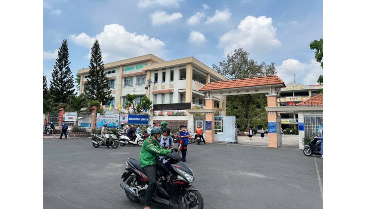 Nhà phố 5 tầng HXT thẳng trục Phạm Văn Đồng 70m2 ngang 5m cạnh sân bay chỉ 11.5 tỷ.