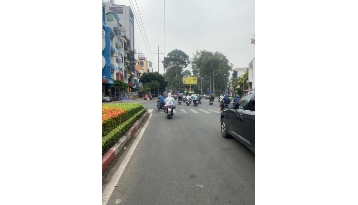 +Bán Nhà Mặt Tiền Ngay An Đông Plaza Giáp Quận 10, 7Tầng (4.5X17m) 
Sổ Đẹp,Hoàn Công Đủ