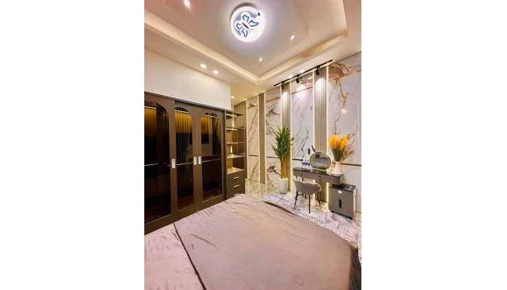 * QUẬN 5, MẶT TIỀN KD SẦM UẤT PHỐ NGUYẼN TRÃI 5Tầng (4.5X14.5), 43Tỷ