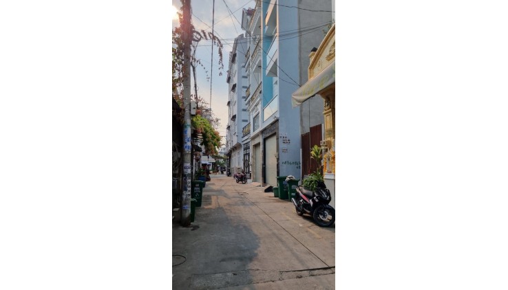 GẤP LẮM RỒI - NGÃ TƯ BỐN XÃ ĐƯỜNG XE TẢI VI VU - NGAY MẶT TIỀN NỘI BỘ KHU PHÂN LÔ VIP - 7 PHÒNG TRỌ THU NHẬP GẦN 20TR/ THÁNG - GIÁ CHỈ NHỈNH 5 TỶ CÒN