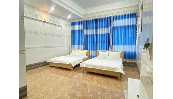 BÁN GẤP KHÁCH SẠN 6 TẦNG, DOANH THU HƠN 100TR/THÁNG, MẶT TIỀN HT13.