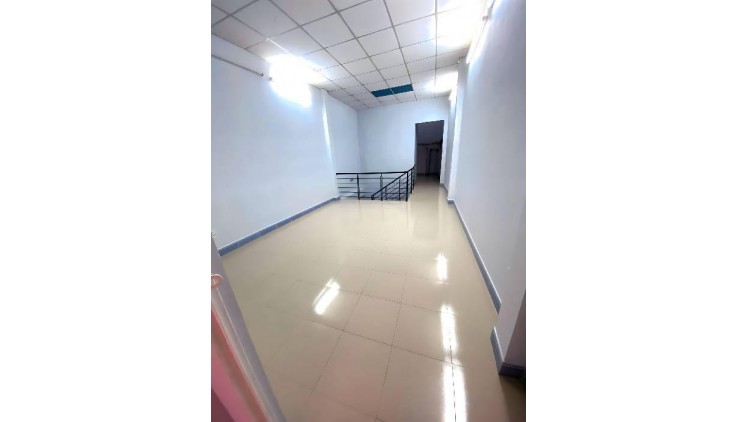 CẦN RA GẤP, NHÀ 3 TẦNG HẺM XE TẢI 231 DƯƠNG BÁ TRẠC P1Q8 SÁT MT - NHÀ 3 TẦNG - 4x19 - 76M2
