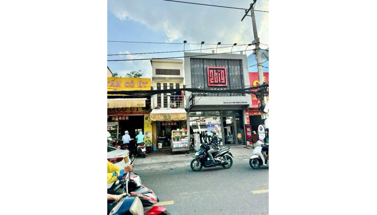 Mặt tiền đường âu cơ 28M2 khu trung tâm kinh doanh đỉnh cao , tiện để kinh doanh đủ loại mặt hàng .