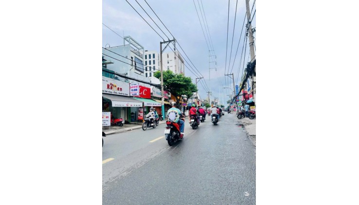 Mặt tiền đường âu cơ 28M2 khu trung tâm kinh doanh đỉnh cao , tiện để kinh doanh đủ loại mặt hàng .
