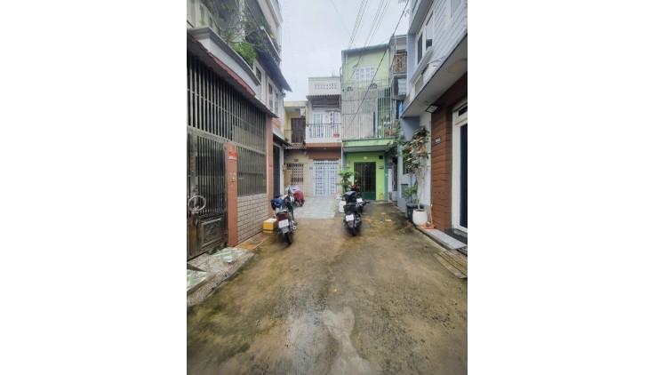 Nhà mới đẹp Âu Cơ 2 tầng 20M2 Quận Tân Bình đoạn gần (Bệnh Viện Quận Tân Phú ) HẺM OTO VF3 vào tới nhà, nhà cực đẹp, được kiến trúc sư thiết kế tỉ mỉ