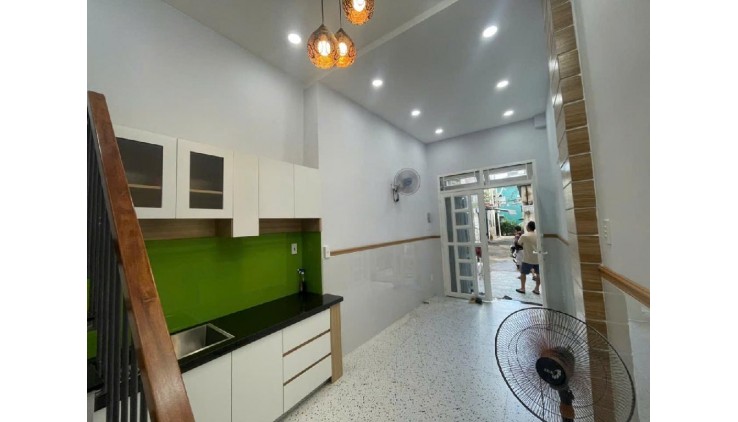 Nhà mới đẹp Âu Cơ 2 tầng 20M2 Quận Tân Bình đoạn gần (Bệnh Viện Quận Tân Phú ) HẺM OTO VF3 vào tới nhà, nhà cực đẹp, được kiến trúc sư thiết kế tỉ mỉ
