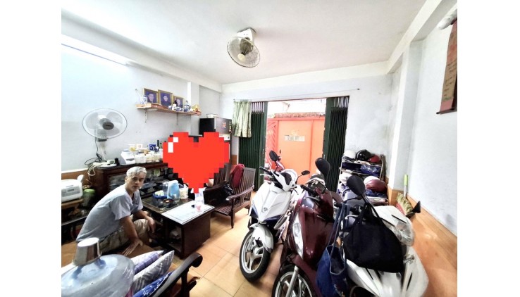 [TÂN BÌNH] PHƯỜNG 13 KHU QUÂN ĐỘI - Ô TÔ ĐẬU SÁT NHÀ - 26M2  KẾT CẤU 4 TẦNG SÂN THƯỢNG - TƯƠNG LAI NHÀ GA T3 HOÀN THÀNH GIÁ TRỊ TĂNG CAO