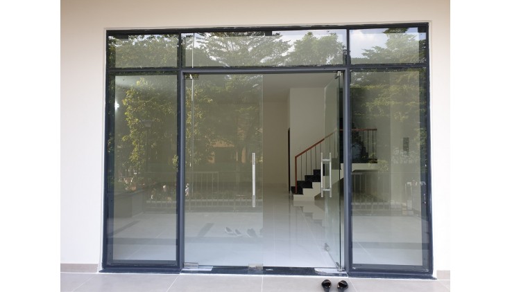 Cho thuê mặt bằng kinh doanh 151m2 , 15tr  gồm 1 trệt 1 lầu