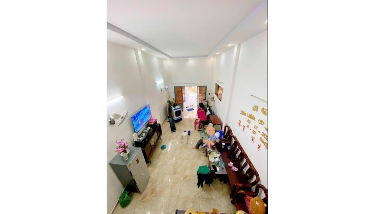 TỈNH LỘ 10  - HẺM XE TẢI 8M THÔNG TỨ TUNG - NHÀ 2 TẦNG 3 PHÒNG NGỦ 73M2 TIỆN ÍCH NGẬP TRÀN CHỈ HƠN 4 TỶ