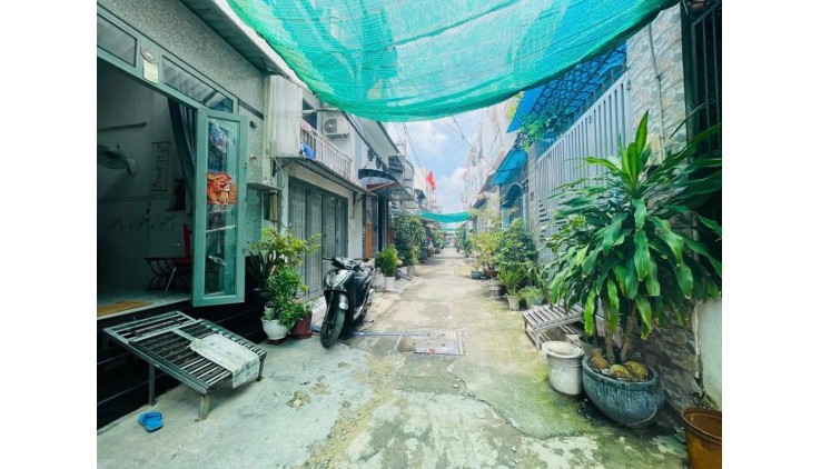 Bán nhà Lê Đình Cẩn, P.Tân Tạo, Bình Tân, DT 48m2 - 4 x 12 - 3 Tầng, Giá 3.65 Tỷ TL