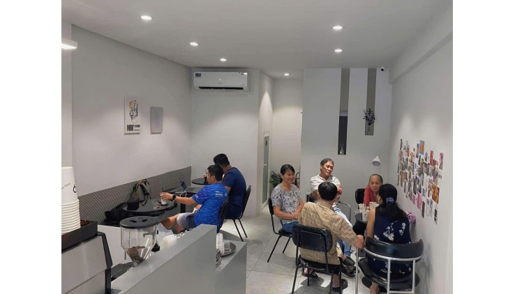 Nằm ngay mặt tiền đường huyết mạch ở HCM giáp ranh quận 1