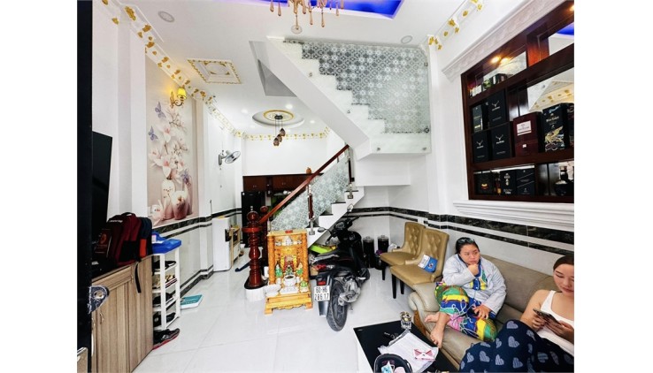 Giảm 8.4 tỷ về 6.9 tỷ! Nhà 9x9m, 4 Tầng, đ. Nguyễn Ảnh Thủ, gần Hiệp Thành City, Quận 12