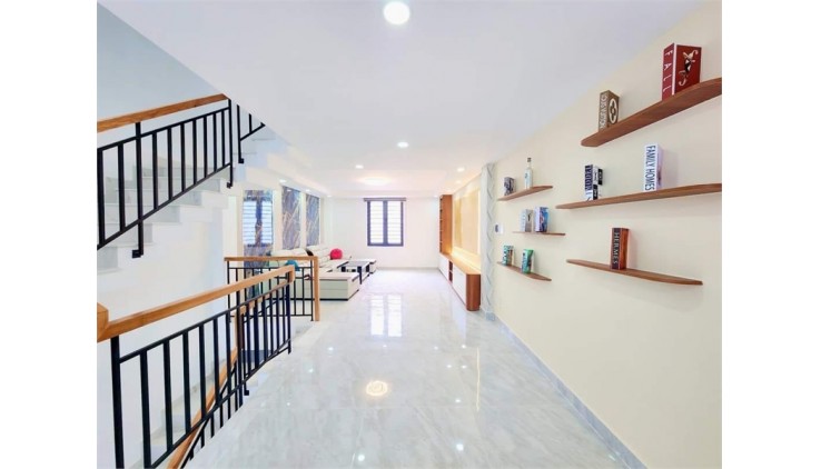Nhà 79m2, 5 tầng tặng nội thất. Quang Trung, Phường 10, Gần CV Làng Hoa Gò Vấp