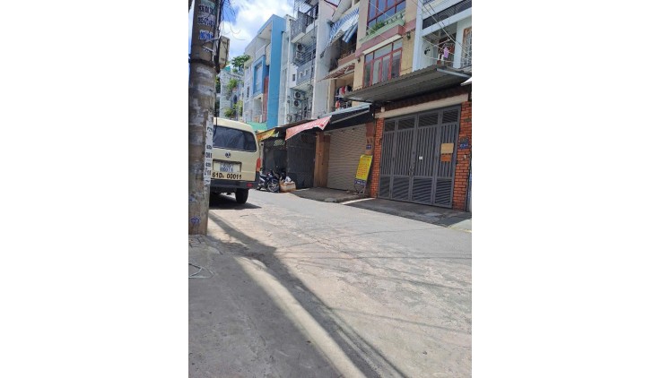 Bán nhà trong chợ Hạnh Thông Tây, P11, GV- đường 10m - 4x20 CN 98m2 - 4 tầng - giá 9,5 tỷ
