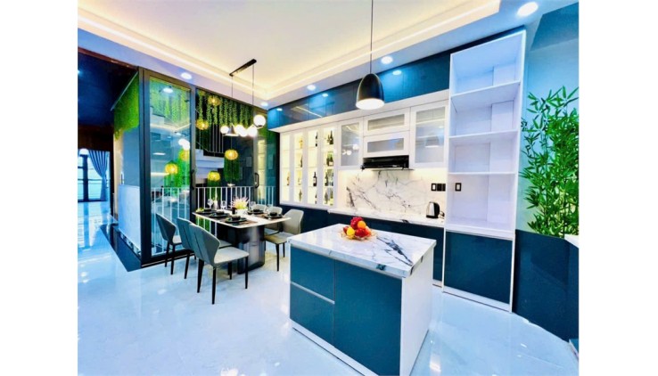 GẤP!!! Nhà Phố 5 Tầng Thang Máy, DT 4.3x25m, Ngay EMART Phan Huy Ích, Gò Vấp