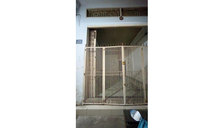 Nhà cấp 3 tiện xây mới, 3 căn ra Kênh Tân Hoá, Tân Phú
