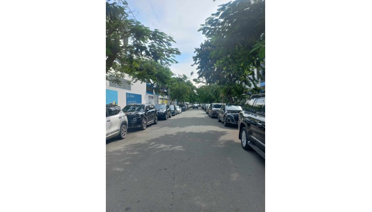 Cho thuê nhà góc 7x20, Khu 6b intresco, đường 16m, ngay trường BVIS, liên hệ 0934933978