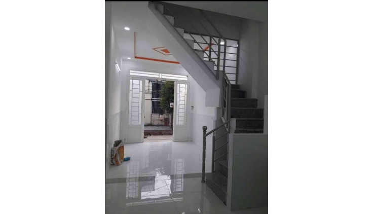 Bán nhà Hẻm C9 Phạm Hùng  kế bên Quận 8, liên hệ 0934933978