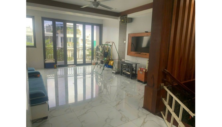 Bán nhà Đại Phúc, Đường số 6, có hầm, thang máy, giá 14.5 tỷ, liên hệ 0914864379