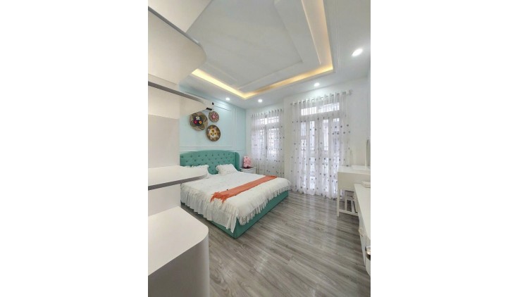 Bán nhà ngay HBT Dt 6x16m Xd hầm 6 tầng giá chỉ 23 tỷ