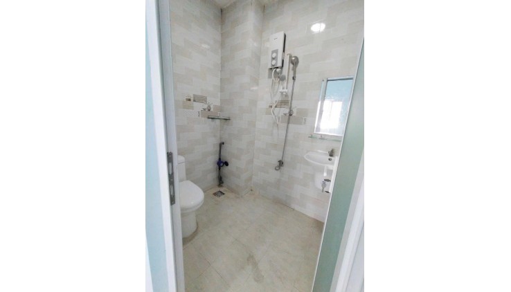 :B :B ĐẦU TƯ DÒNG TIỀN :B :B 
- Bán tòa nhà CHDV Hầm 6 tầng đang kinh doanh 15 phòng,Đường Cao Thắng, Phường,12,Quận 10
- Nhà nằm trên đường hẻm