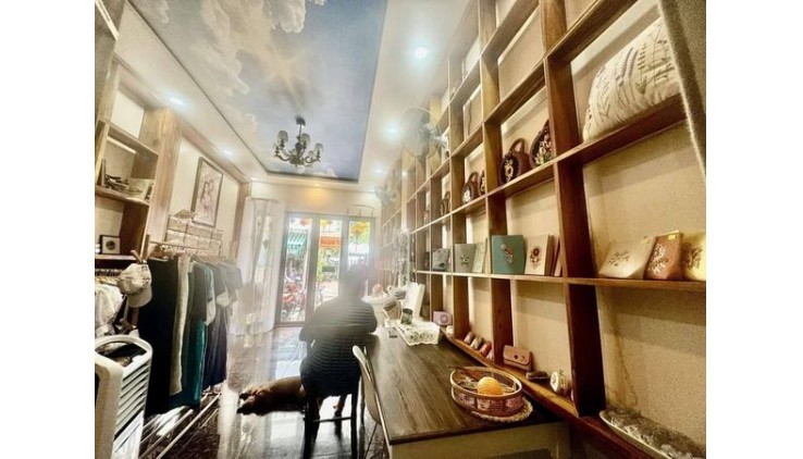 Bán Nhà  Mặt Tiền Trương Hán Siêu Phường Đa Kao Quận 1.