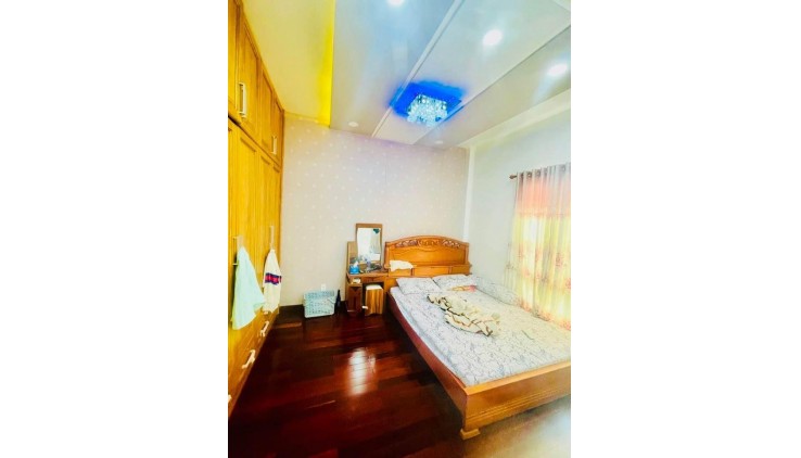 GẦN CHỢ TÂN HƯƠNG - GIẢM CHÀO 1.5 TỶ - ĐƯỜNG 10M THÔNG - 60M 5 TẦNG - 5PN NHỈNH 9 TỶ