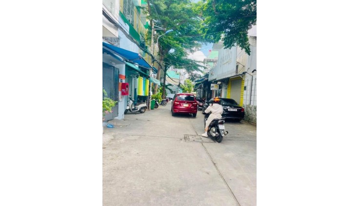 GẦN CHỢ TÂN HƯƠNG - GIẢM CHÀO 1.5 TỶ - ĐƯỜNG 10M THÔNG - 60M 5 TẦNG - 5PN NHỈNH 9 TỶ