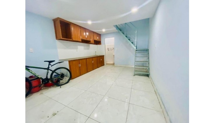 NGAY CHỢ SƠN KỲ - CẠNH AEON - HẺM XE HƠI SÁT MẶT TIỀN - 60M 2 TẦNG 3 N GIÁ NHỈNH 4 TỶ