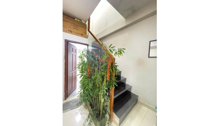Bán Nhà Hai Bà Trưng Phường Tân Định Quận 1.