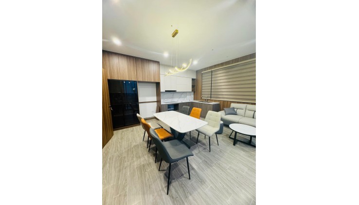 Nhà 4 tầng gần Nguyễn Duy Trinh MT kinh doanh,122m2 ,8PN , ô tô ngủ, HC