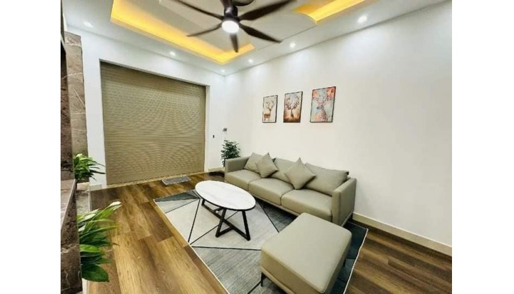 Nhà 4 tầng gần Nguyễn Duy Trinh MT kinh doanh,122m2 ,8PN , ô tô ngủ, HC