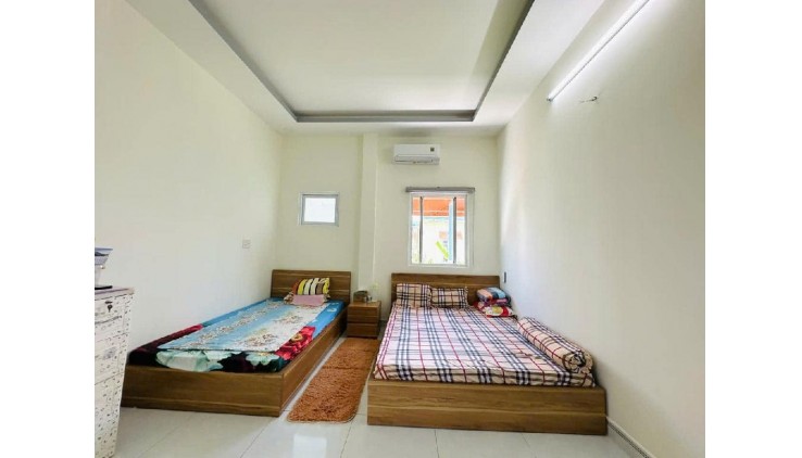 [SÁT VÁCH QUẬN 7] - NHÀ 2 TẦNG - CHỦ TẶNG FULL NỘI THẤT - NGANG 5m5 - Đ. HUỲNH TẤN PHÁT