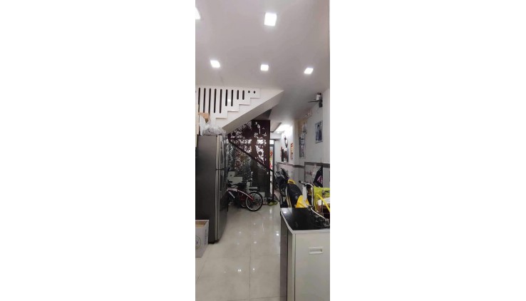 + Quận 10,10m Ra Mặt Tiền Hùng Vương, 6Tầng CN 37m2, Ngang nở hạu 3.7m, Xíu 7Tỷ