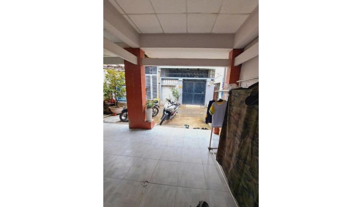 Bán Nhà Gần Ngã Tư Trung Chánh, Bà Điểm, Sổ Hồng Riêng, Không Quy Hoạch, 73m2, Nhỉnh 2 Tỷ