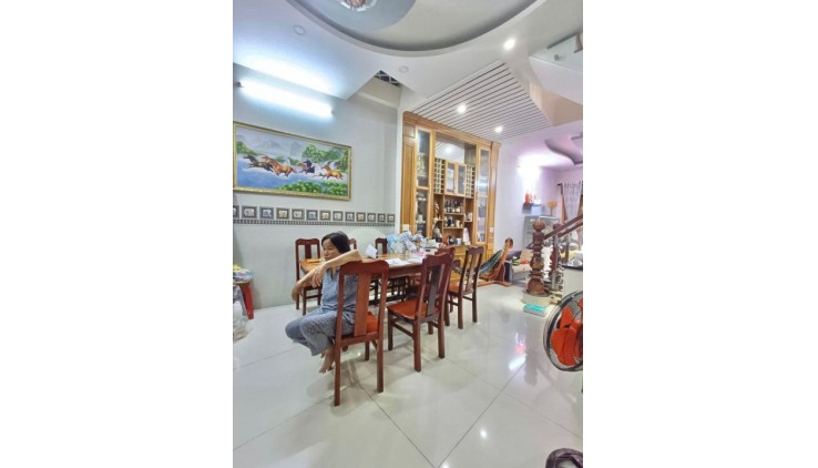 Gò Dầu - Hẻm nhựa 4m - Trệt 2 lầu - Chủ bán gấp cho con đi du học - Nhà còn mới như hình