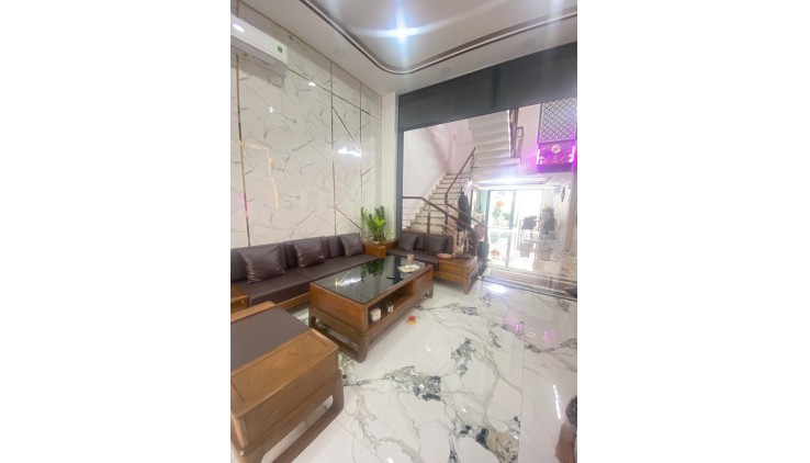 Bán nhà mặt tiền Hoàng Lê Kha - Hồng Bàng, 3 tháng 2, DT: 4.7x26m, 4 Tầng, 19.8 tỷ