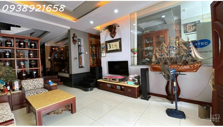*Bán Nhà Phố Trần Nhân Tôn Quận 10, 6 Tầng (4.1/17m), Sổ vuông Đẹp,  Hoàn Công Đủ