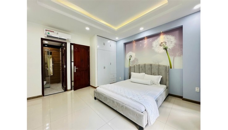 Nhà 4 tầng tặng nội thất, DT 4.3x14m,  Khu Phân Lô VIP  Phạm Văn Chiêu, P.14, Gò Vấp