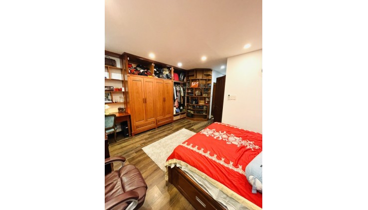 Bán tòa nhà 5 Tầng -  32 CHDV, Phan Văn Trị - Phạm Văn Đồng, 110m2 (6x19m), 17.5 tỷ