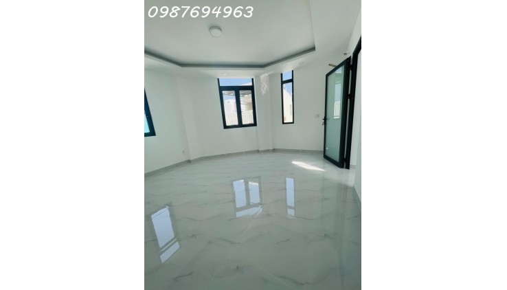 QUẬN 7, TRẦN XUÂN SOẠN - CĂN GỐC HẺM THÔNG THOÁNG - NHÀ MỚI XÂY ĐẸP DỌN VÀO Ở LIỀN - 5PN CHỖ ĐỂ XE RỘNG RÃI THÍCH HỢP Ở HOẶC CHO THUÊ CHDV - CHỈ 6T