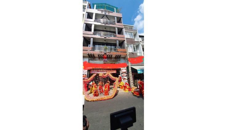 CHO THUÊ  NHÀ TRỆT LỬNG 2 LẦU, CÓ SẴN 10 PN TẠI LƯƠNG NHỮ NGỌC, QUẬN 5, GIÁ LÀ 85 TRIỆU/THÁNG